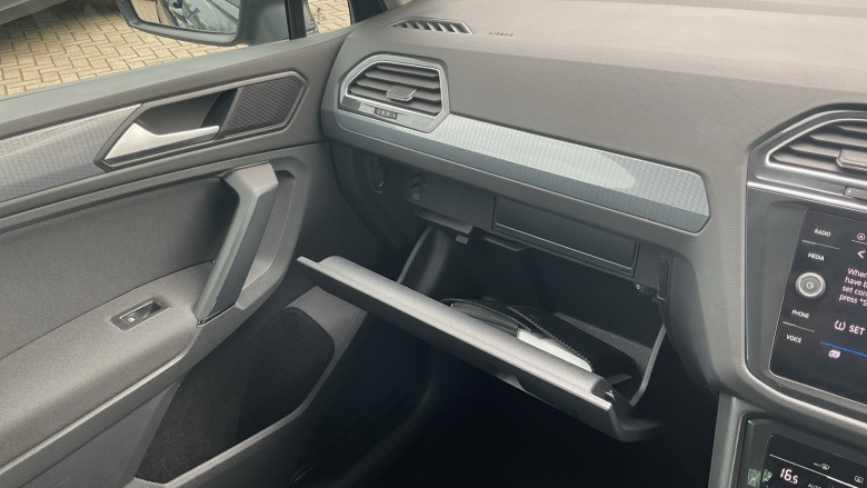 Volkswagen Tiguan 2.0 TDI Life 5dr DSG Diesel Estate